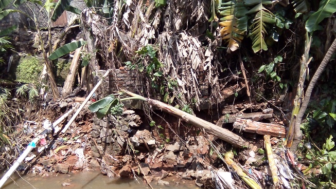 5 Rumah Terancam Ambrol Susulan karena Turap Kali Rusak di TB Simatupang